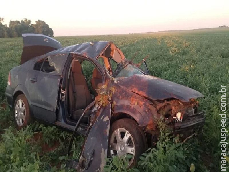 Carro capota e deixa mulher em estado grave na MS-316, em Paraíso das Águas  