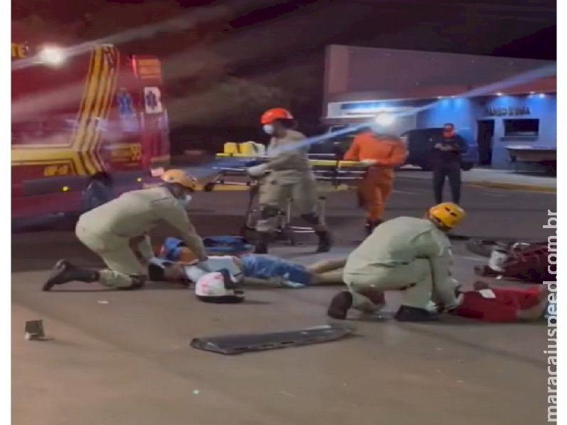 Durante fuga da PM, motocicleta colide com carro e deixa dois gravemente feridos em Caarapó 