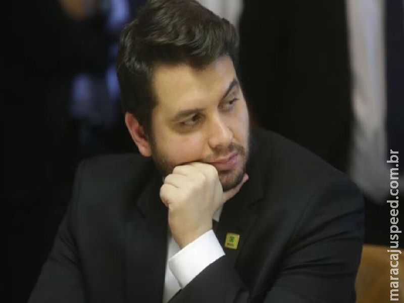 Ex-assessor de Bolsonaro é preso pela PF por ordens de Moraes  