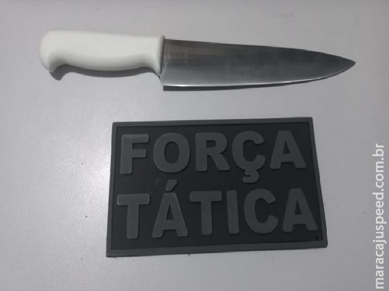 Força Tática detém homem armado com faca após perturbação do sossego no Bairro Universitário