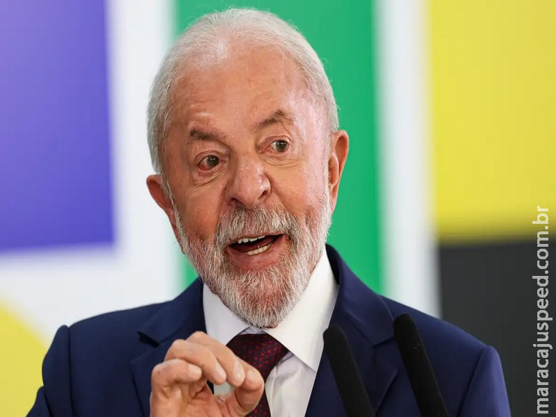 Lula anuncia isenção de visto a cidadãos chineses