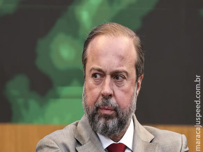  Ministro cobra solução para vazamento de água em minas da Vale