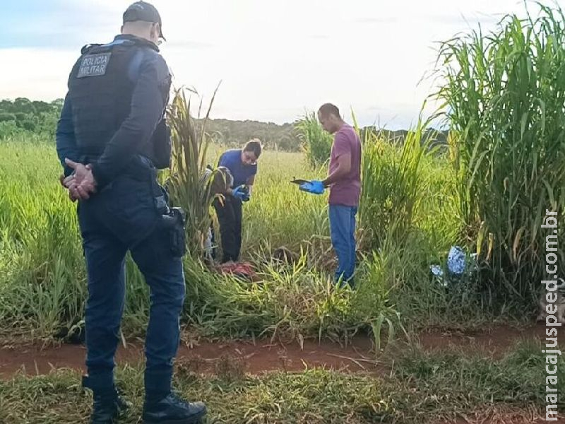 Mulher encontrada morta em matagal teria passado o dia bebendo com o marido, diz mãe da vítima