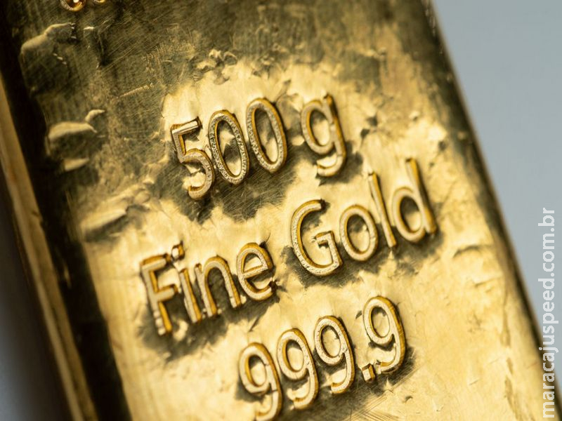 Ouro dispara e atinge valor recorde em meio a tensões geopolíticas e pressão sobre o Fed
