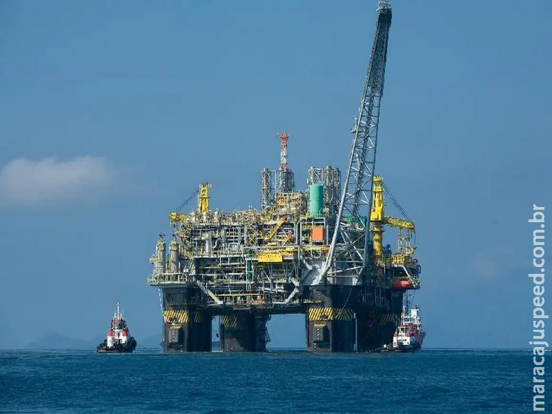 Petróleo sobe mais de 1% com reação do mercado à situação na Venezuela