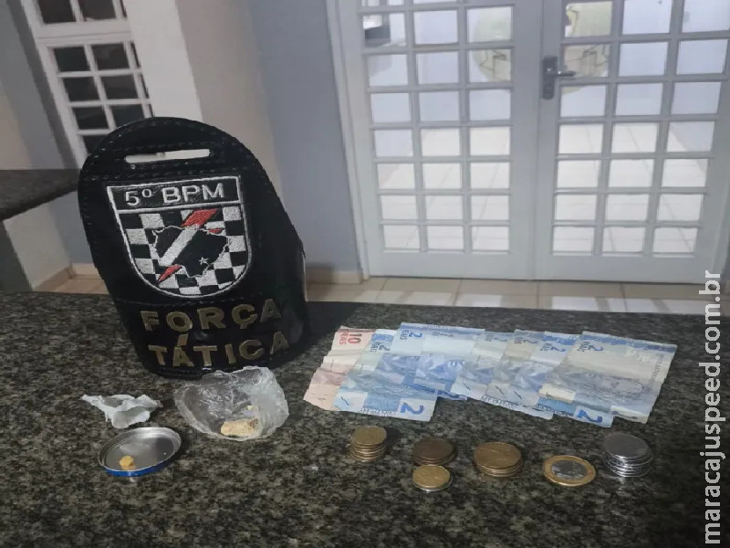 POLÍCIA MILITAR PRENDE MULHER POR TRÁFICO DE DROGAS EM COXIM
