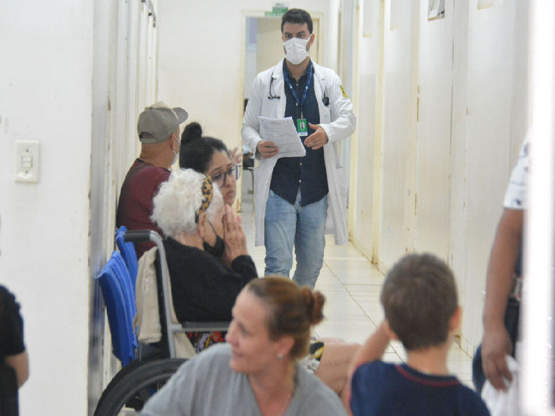Prefeitura convoca mais de 200 médicos para desafogar atendimento na saúde pública  