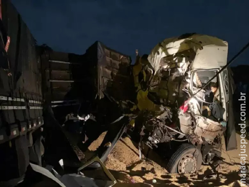 Acidente envolvendo três carretas resulta em morte na MS-395