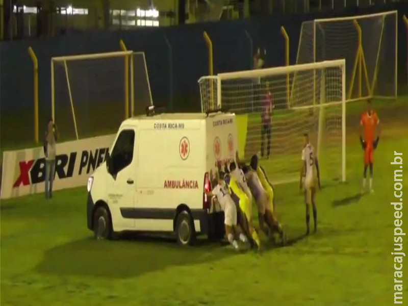 Costa Rica empata com o Dourados em jogo marcado por ambulância atolada no gramado