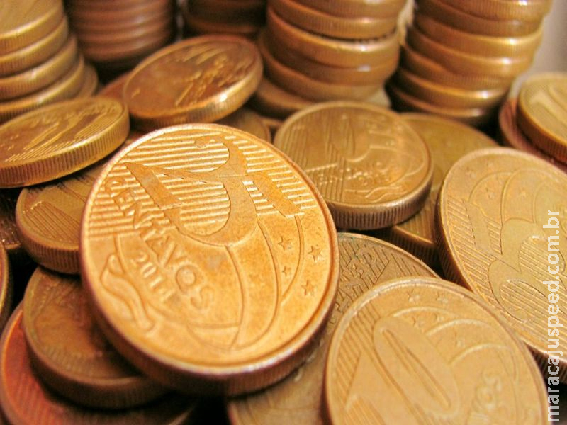 Economia desacelera em dezembro, mas mercado mantém cenário de juros estável