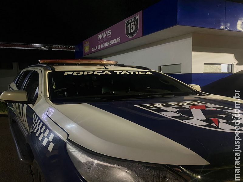 Força Tática flagra homem pulando muro após furtar comércio na Vila Juquita