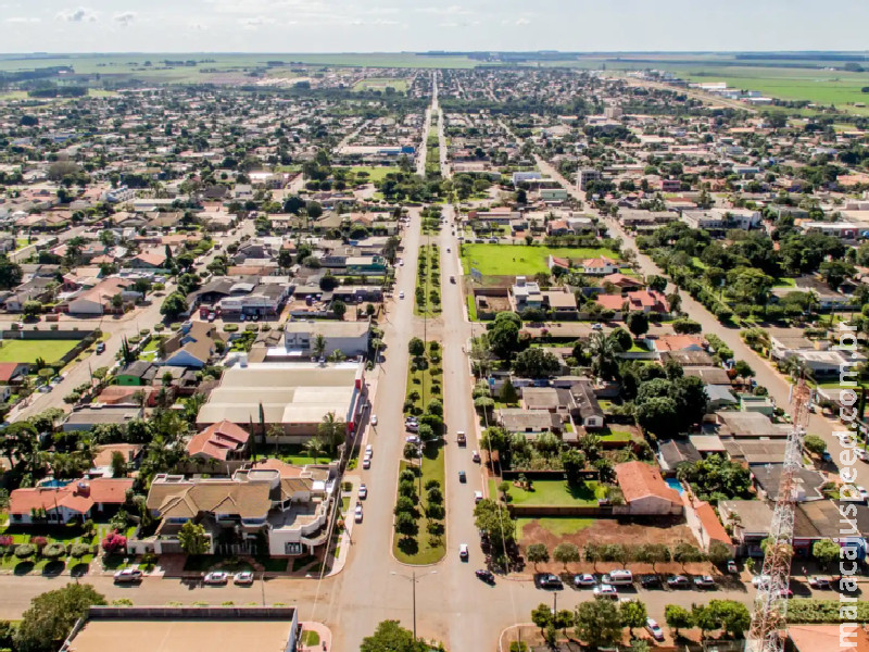 Homem é encontrado esfaqueado no meio da rua 