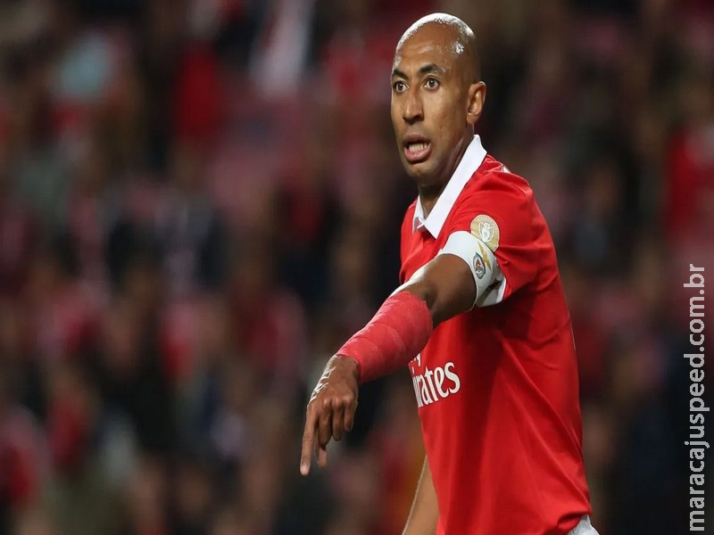 Ídolo de Cruzeiro e Benfica detona clube português após acusação de Vini Jr