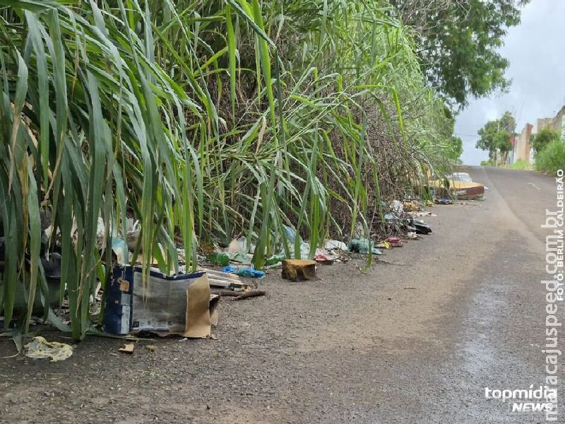 Moradores denunciam lixão a céu aberto em área de preservação no Portal do Panamá   