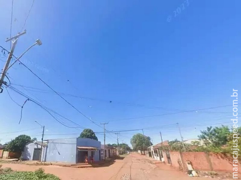 Motociclista simula queda e executa rapaz com cerca de 30 tiros