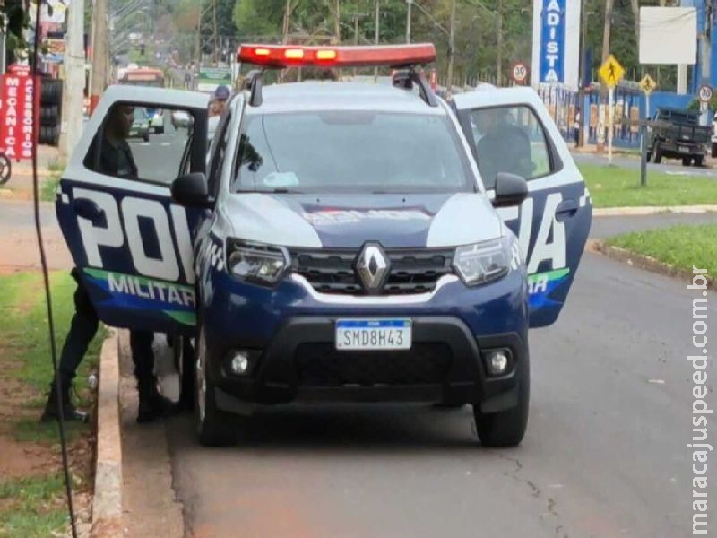 Motorista embriagado bate em carro e foge do local no Jardim dos Estados  