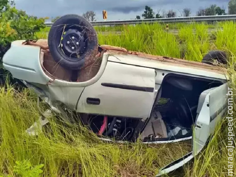 Motorista morre após veículo sair da pista e capotar MS-430