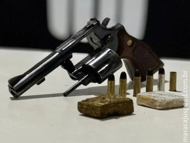 Polícia Civil prende homem em flagrante por porte ilegal de arma de fogo no bairro Tiradentes