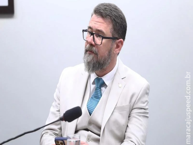 Projeto que facilita compra da primeira arma avança na Câmara