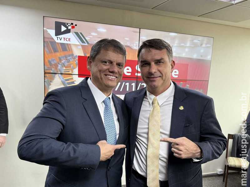 Tarcísio e Flávio Bolsonaro definem estratégias para eleições de 2026