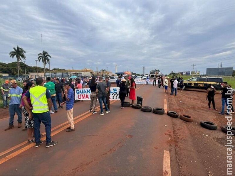 Trecho da BR-163 é liberado após negociações e 6h30 de protestos