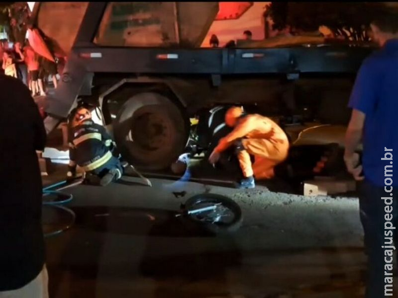 Acidente deixa vítimas sob caminhão em resgate de aproximadamente 40 minutos