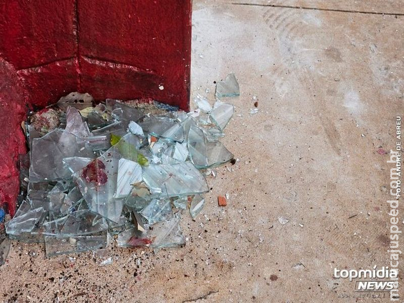 Amigos brigam e um é atingido com cacos de vidro no Aero Rancho