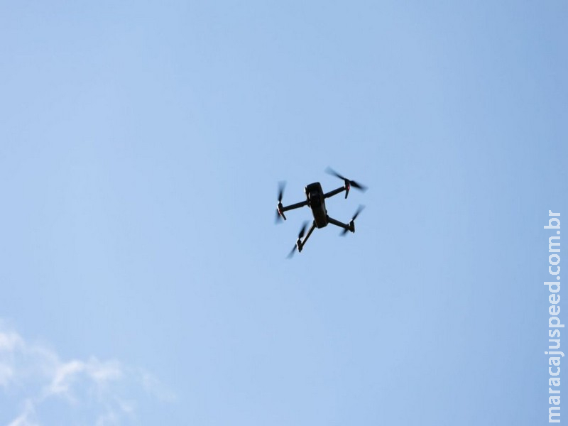 Celular que seria arremessado na Máxima de Campo Grande cai em residência no Noroeste