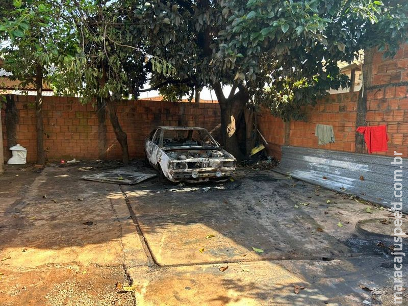 Grupo incendiou carro de homem que matou jovem em conveniência do Vida Nova 