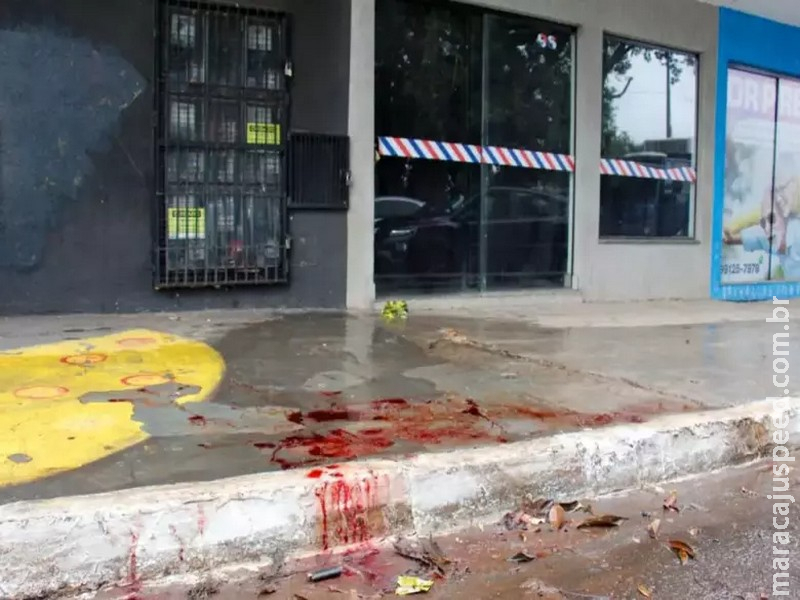 Jovem é assassinado a facadas após ser perseguido por dupla de moto 