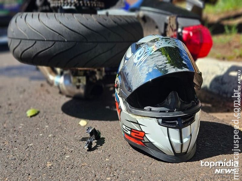 Mulher e criança ficam feridas em acidente entre carro e moto em Corumbá