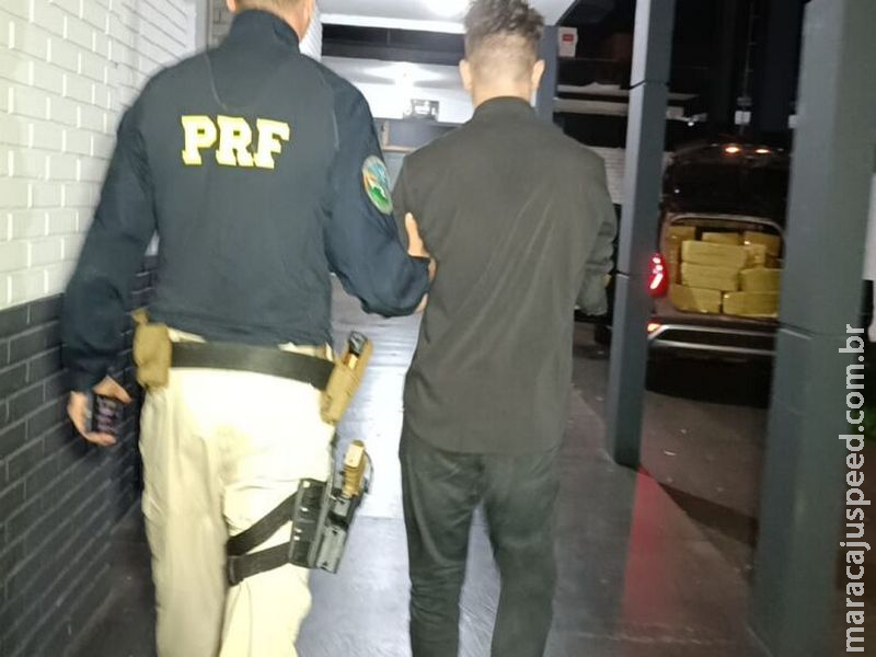 Perseguição termina com tiros, apreensão de 1,2 t de maconha e prisão em Dourados