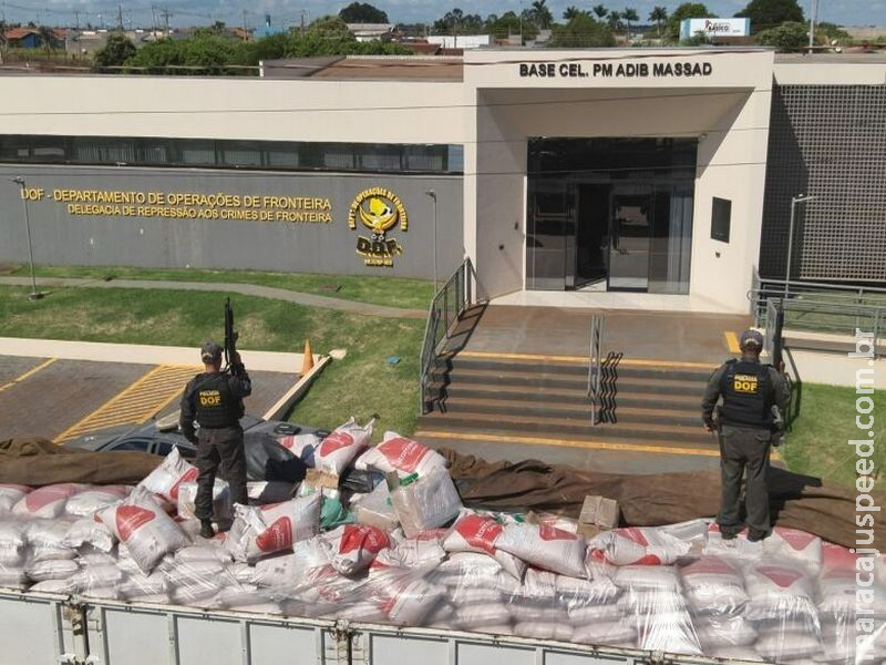 Polícia encontra quase 1t de maconha em meio a carga de açúcar 