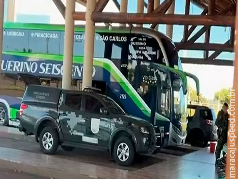 Polícia Militar encontra granadas dentro de ônibus na rodoviária de Ribas do Rio Pardo 