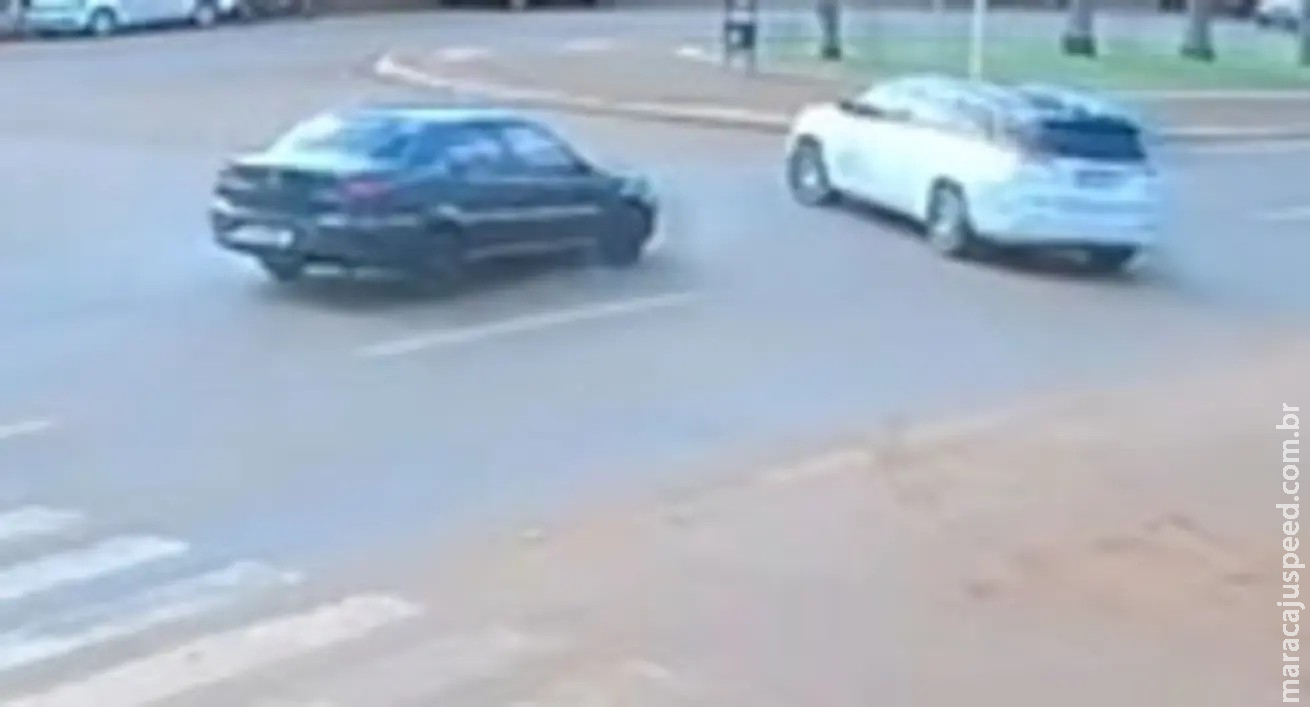 acidente termina com tombamento de Jeep