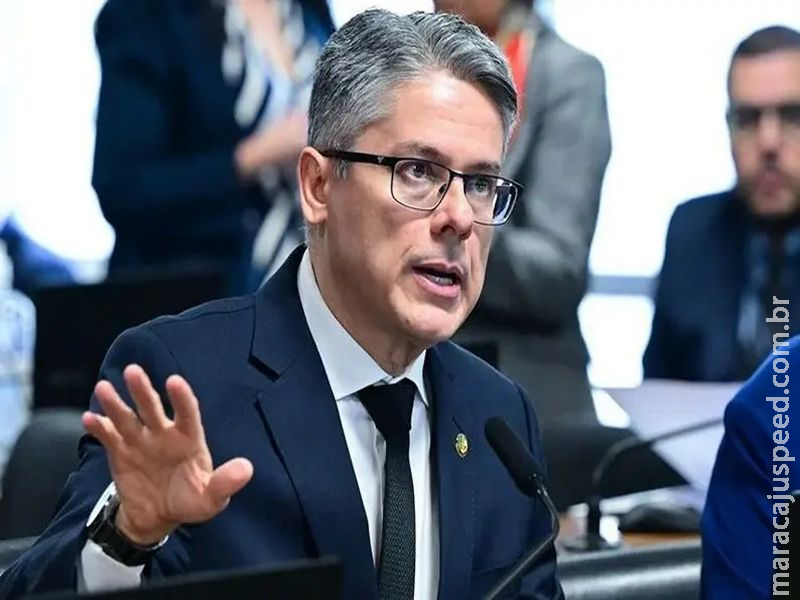 Alessandro Vieira diz que escritório da esposa de Moraes move processo contra ele