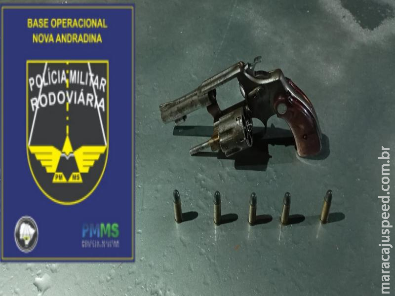 BPMRv prende homem por porte ilegal de arma de fogo na MS-141, em Nova Andradina