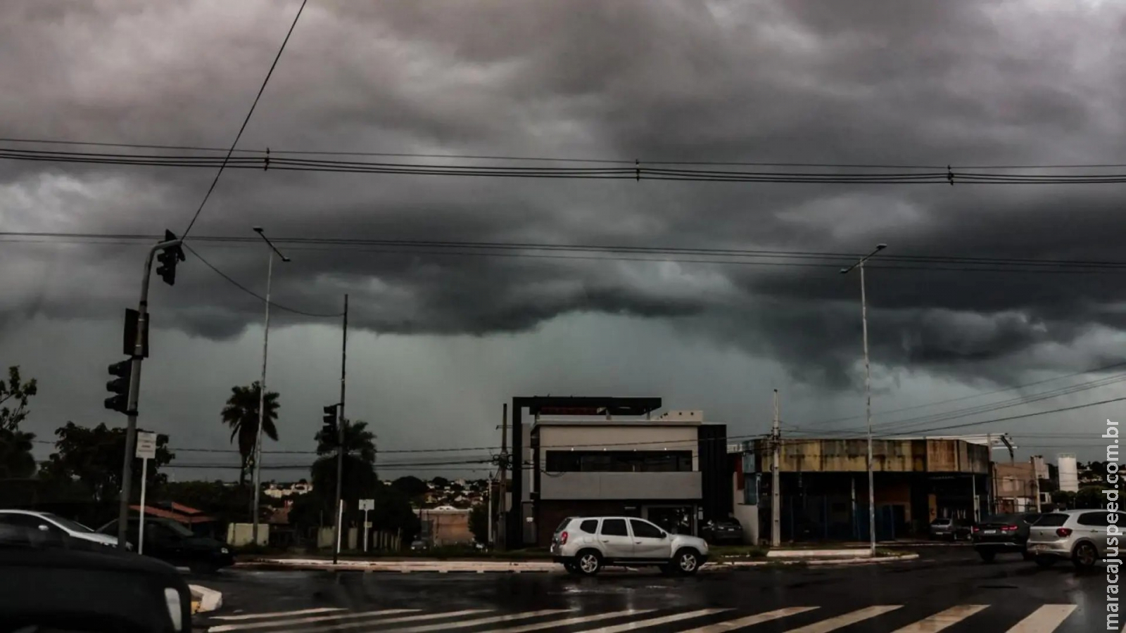 Ciclone extratropical coloca 19 cidades de Mato Grosso do Sul em perigo para tempestades