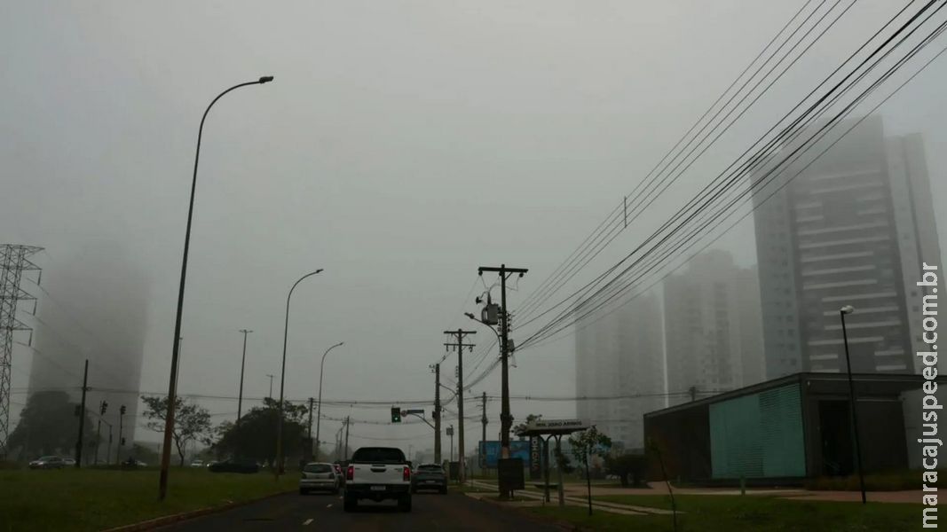 Com umidade em 94%, Campo Grande amanhece tomada por neblina nesta segunda-feira