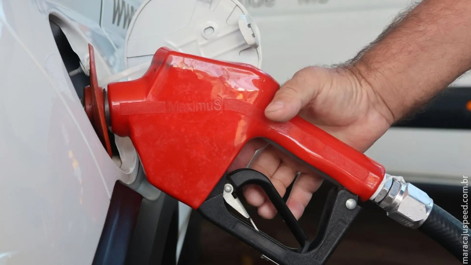 Fiemg diz que avalia ‘com atenção’ medidas do governo para conter alta dos combustíveis