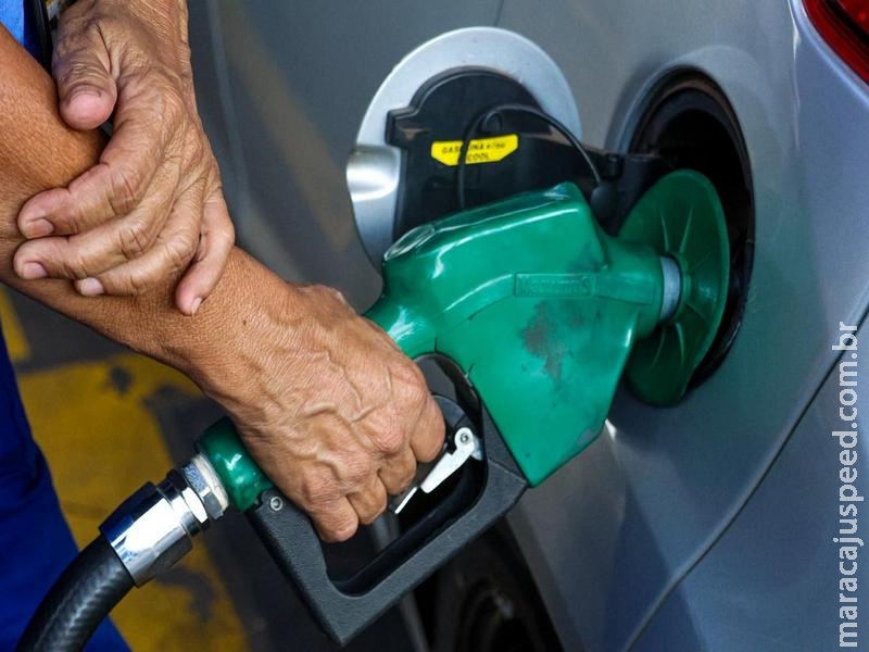 Governo envia proposta para reduzir impostos sobre combustíveis com receita extra do petróleo