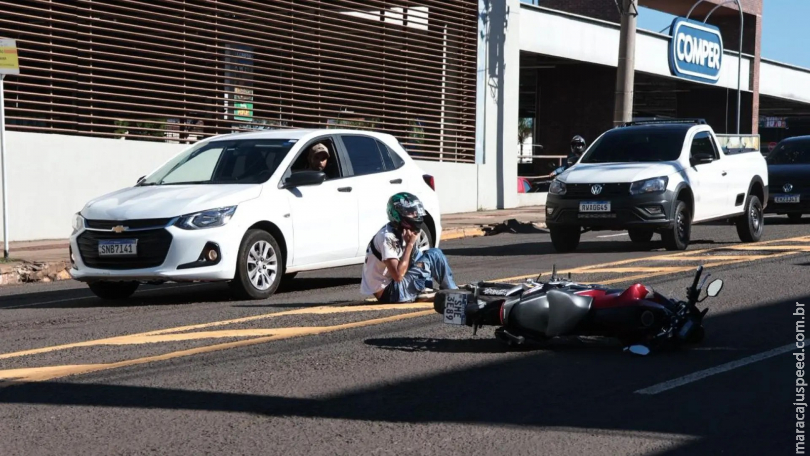 Manutenção em semáforo na Avenida Ceará causa acidente e tumulto no trânsito em Campo Grande