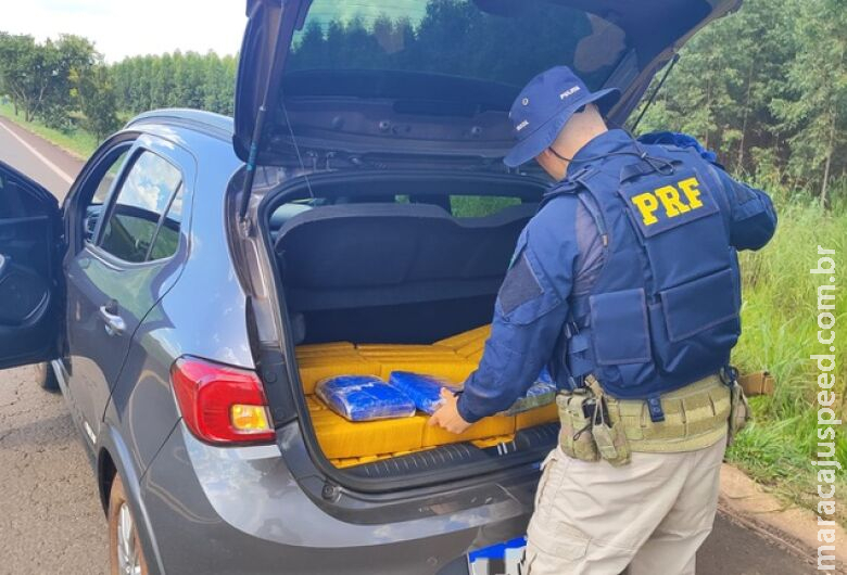 Motorista foge e abandona veículo com 200 quilos de maconha 