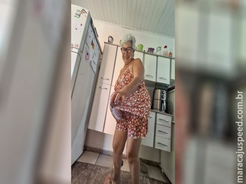 Neta faz rifa e vende salgados para ajudar avó de 64 anos a pagar cirurgia de varizesNeta faz rifa e vende salgados para ajudar avó de 64 anos a pagar cirurgia de varizes