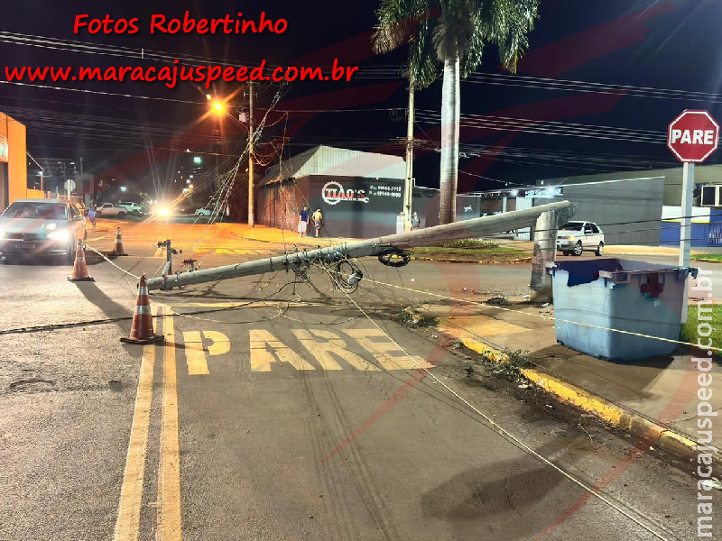 Irresponsabilidade: Carreta de 9 eixos derruba poste e pode deixar centenas de residências sem energia em Maracaju