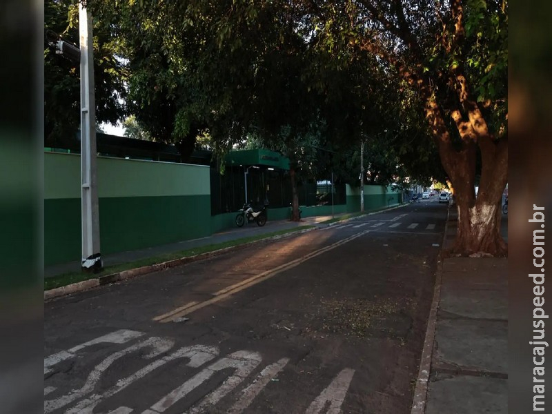 Rua escolhida para pintura da Copa anima moradores e quer resgatar tradição no José Abrão