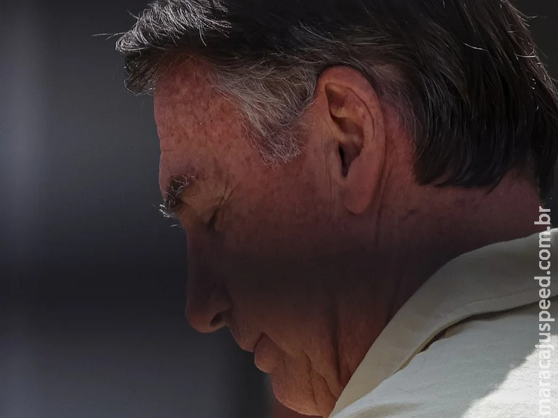 Bolsonaro diz que segurança levou arma para consertar dispositivo