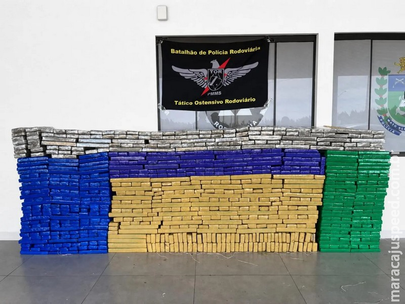 Dupla é presa com quase 1 tonelada de maconha que seria levada para SP