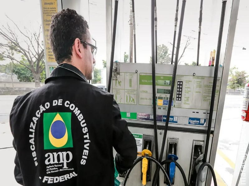 Fiscalização em postos acaba em três interdições e apreende 38 mil litros de óleo diesel em MS