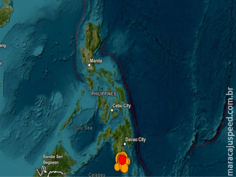 Terremoto mata 12 pessoas, destrói edifícios e provoca tsunami nas Filipinas